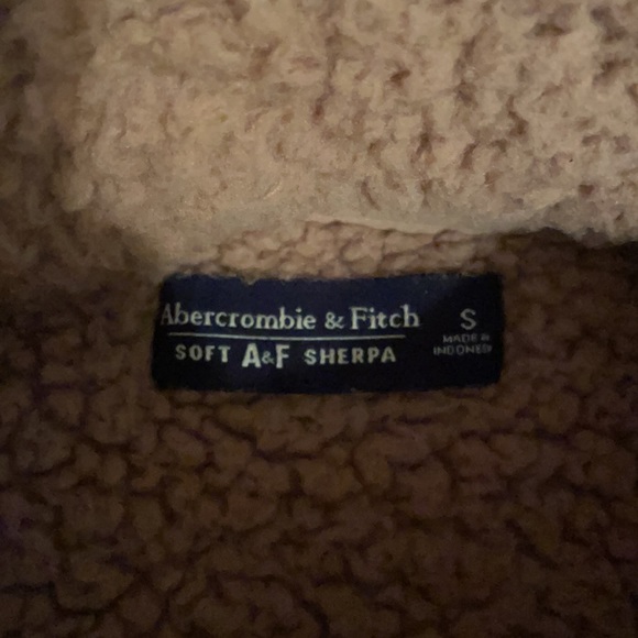 Abercrombie Sherpa - LIKE NEW - Picture 2 of 3